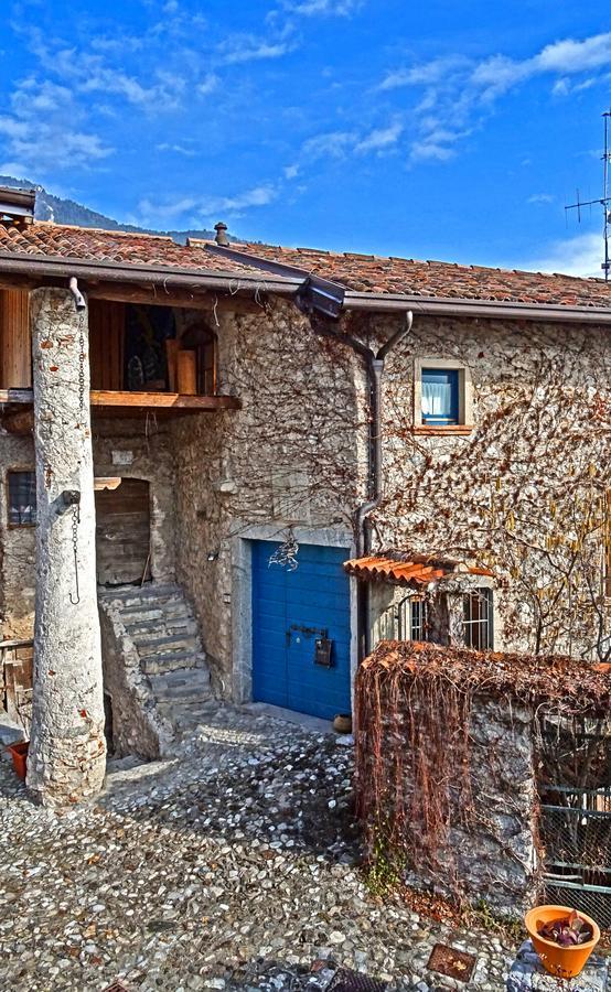 Апартаменты Rustico Colonna House By Gardadomusmea Vesio Экстерьер фото